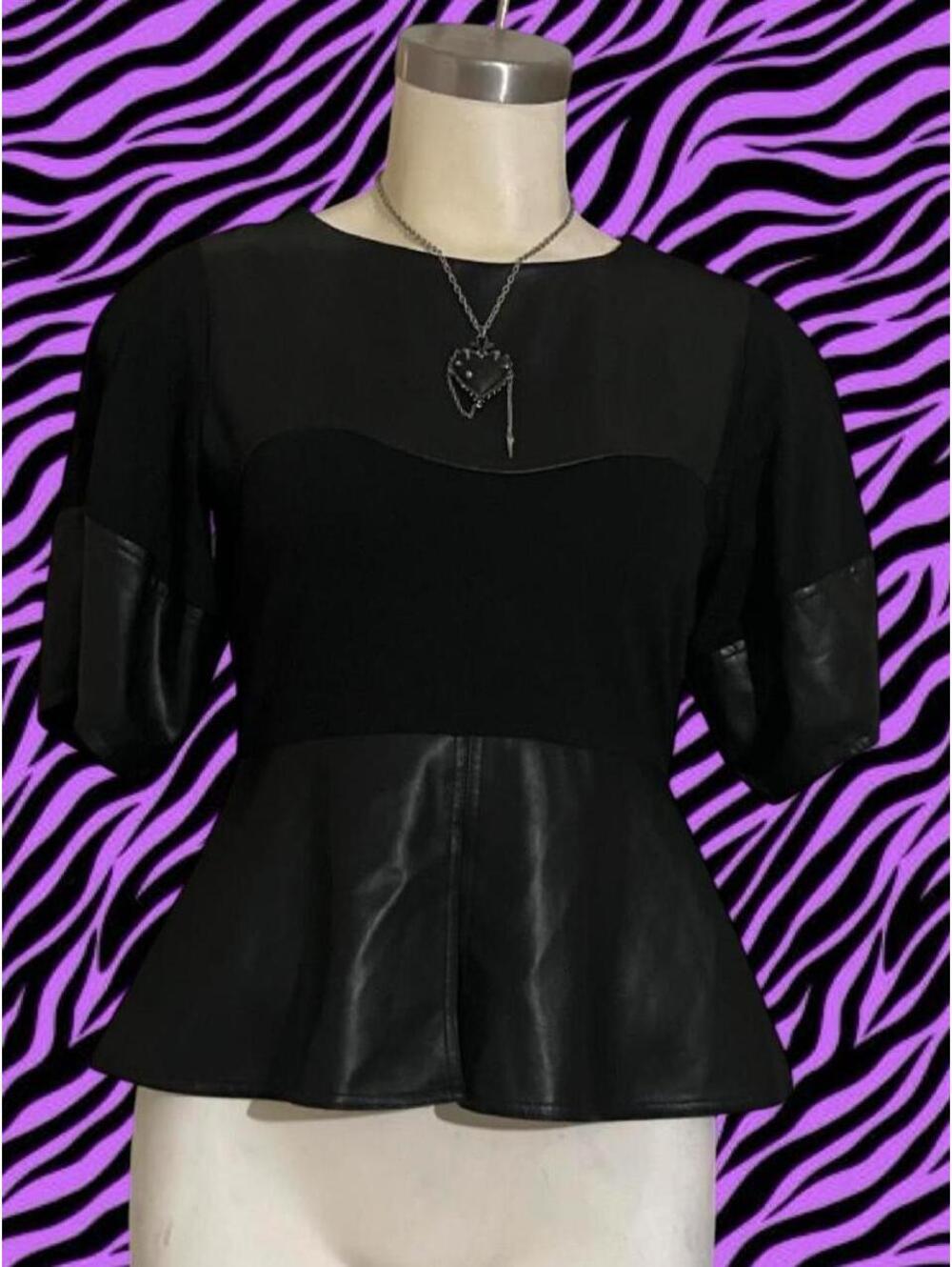 Incredibly flattering NWOT peplum top by Gracia